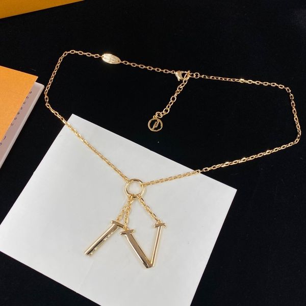 designer design letter necklace charm fashion women's necklace fashion atmosphere jewelry party birthday jewelry, Silver
designer design letter necklace charm fashion women's necklace fashion atmosphere jewelry party birthday jewelry, Silver