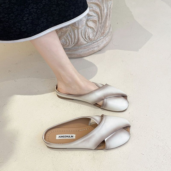 baotou half slippers summer fashion outside wear new womens flat single shoes lazy miller slippers pregnant women officeworkers, Black
baotou half slippers summer fashion outside wear new womens flat single shoes lazy miller slippers pregnant women officeworkers, Black