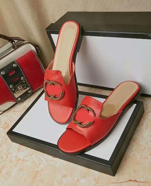 2023 slipper luxury designer leather ladies sandals summer flat shoes fashion beach women slippers letter drag 35-42, Black
2023 slipper luxury designer leather ladies sandals summer flat shoes fashion beach women slippers letter drag 35-42, Black