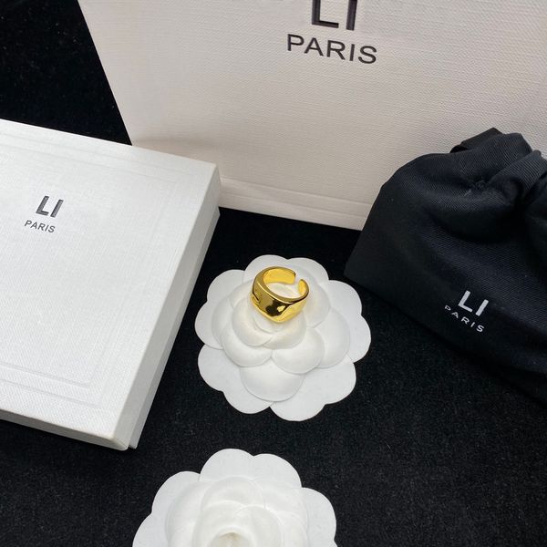 luxurys designers wedding party rings classic band ring gold silver color letter pattern bague couple anello for women lovers gift jewelry a 
luxurys designers wedding party rings classic band ring gold silver color letter pattern bague couple anello for women lovers gift jewelry a