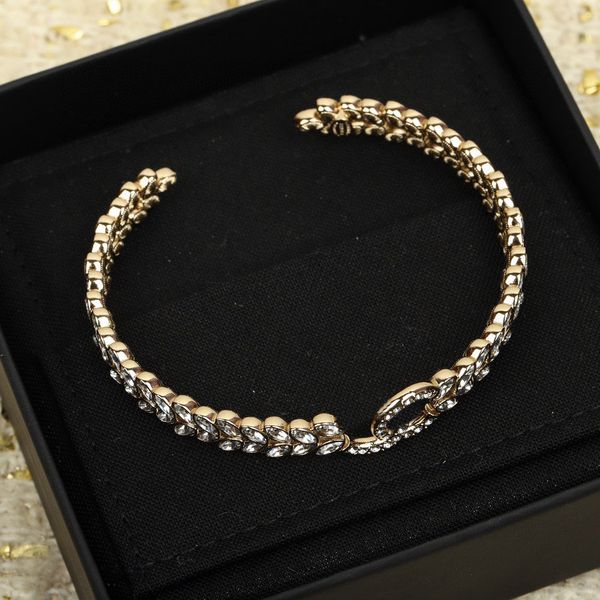 2023 luxury quality charm opened bangle with diamond in 18k gold plated leaf shape design have box stamp ps7022b, Golden
2023 luxury quality charm opened bangle with diamond in 18k gold plated leaf shape design have box stamp ps7022b, Golden