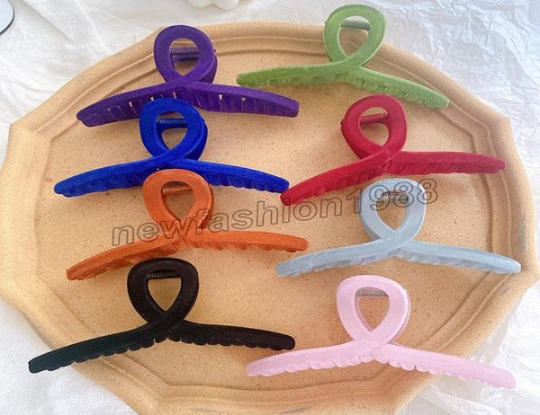 vintage new flocking velvet large claw clips korean hair clips hair claws geometric clip temperament cross barrettes hairpin 13cm6255310
vintage new flocking velvet large claw clips korean hair clips hair claws geometric clip temperament cross barrettes hairpin 13cm6255310