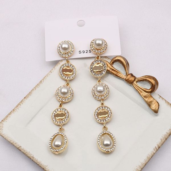 18k gold plated designer brand pendant earring double letter pearl long pendant stud earrings for women wedding party jewerlry accessories, Golden;silver
18k gold plated designer brand pendant earring double letter pearl long pendant stud earrings for women wedding party jewerlry accessories, Golden;silver