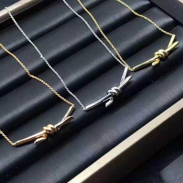 2023 origina 925 sterling silver ladies knot necklace plating 18k rose gold inlaid zircon fashion luxury jewelry classic gift
2023 origina 925 sterling silver ladies knot necklace plating 18k rose gold inlaid zircon fashion luxury jewelry classic gift