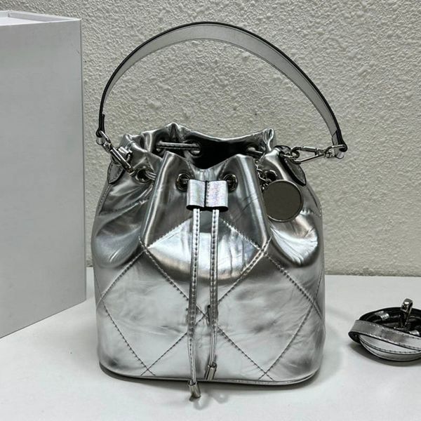 women portable mini crossbody designer bag oil wax skin quilted cowhide retro luxury handbag outdoor street trend bucket bag birkin fanny pa
women portable mini crossbody designer bag oil wax skin quilted cowhide retro luxury handbag outdoor street trend bucket bag birkin fanny pa