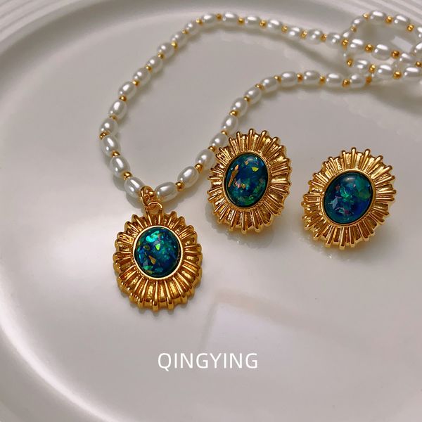 french retro style earrings women's luxury pearl necklace choker necklace e379, Golden;silver
french retro style earrings women's luxury pearl necklace choker necklace e379, Golden;silver