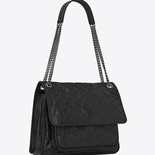 genuine leather shoulder bag, large capacity handbag, women's work bag, buckle opening and closing metal chain, high-quality black
genuine leather shoulder bag, large capacity handbag, women's work bag, buckle opening and closing metal chain, high-quality black