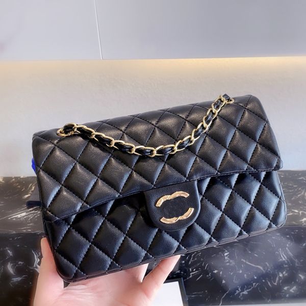 womenmetallic chain handbag fashion small handbags leather hasp underarm package party evening totes high end wallet
womenmetallic chain handbag fashion small handbags leather hasp underarm package party evening totes high end wallet