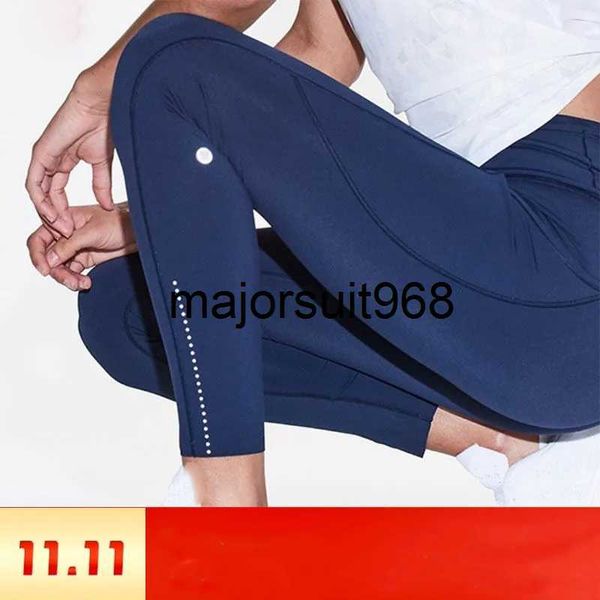 outfit lulu athletica fast and with standard stretch double sided high waist cropped yoga reflective side polka-dot leg, Black
outfit lulu athletica fast and with standard stretch double sided high waist cropped yoga reflective side polka-dot leg, Black