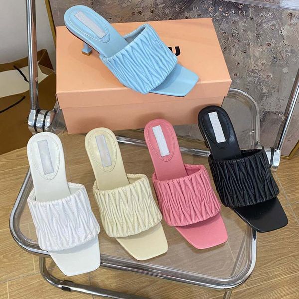 women slipper sandals summer sandal flat comfort mules padded front strap slippers fashionable easy-to-wear style women slides shoes, Black
women slipper sandals summer sandal flat comfort mules padded front strap slippers fashionable easy-to-wear style women slides shoes, Black