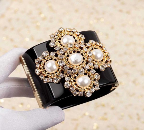 brand fashion jewelry for women big width cuff bracelet praty jewelry crush black acrylic snowflake pearl unique 714477
brand fashion jewelry for women big width cuff bracelet praty jewelry crush black acrylic snowflake pearl unique 714477
