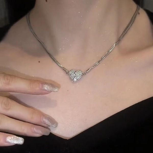 and fashionable design magnetic suction necklace, niche magnet full diamond heart collarbone necklace, Silver
and fashionable design magnetic suction necklace, niche magnet full diamond heart collarbone necklace, Silver