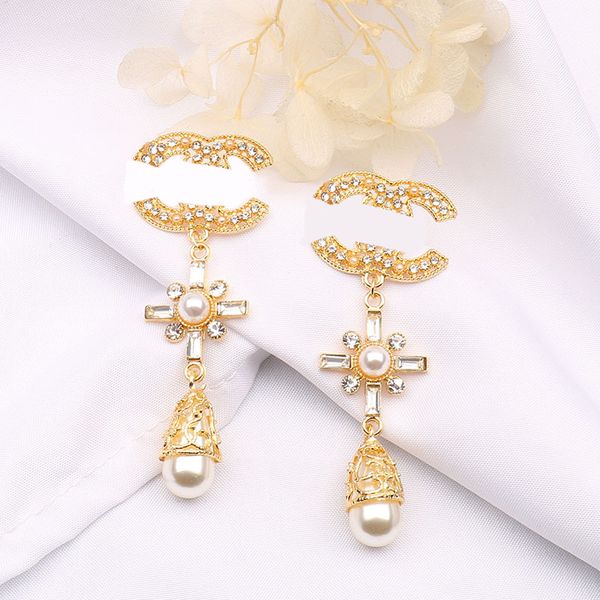 18k gold plated designer brand pendant earring designer double letter earrings stud long pearl pendant for women wedding party jewerlry high, Golden;silver
18k gold plated designer brand pendant earring designer double letter earrings stud long pearl pendant for women wedding party jewerlry high, Golden;silver
