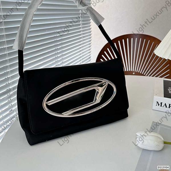 women 2023 designer shoulder bag handbags flap nylon lady luxurys multiple colors fashion tote purse with d 230603
women 2023 designer shoulder bag handbags flap nylon lady luxurys multiple colors fashion tote purse with d 230603