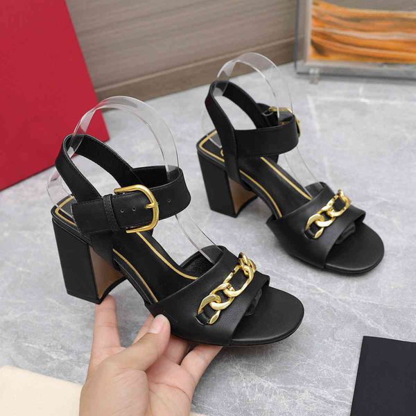 2023 fashion sandals valentinosity luxury designer platform sandal classic slide women's high-heeled sandals h223, Black
2023 fashion sandals valentinosity luxury designer platform sandal classic slide women's high-heeled sandals h223, Black