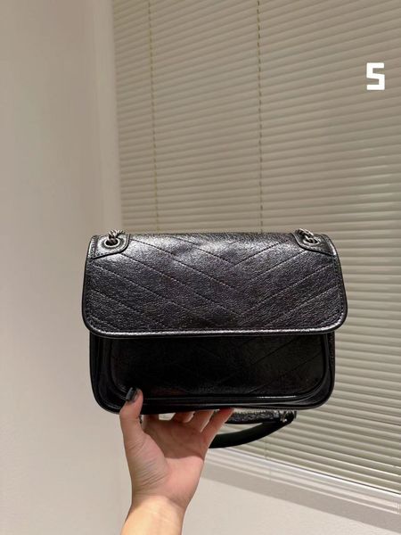 counter new messenger bag star the same shoulder bag designer style temperament female bag large capacity classic texture omnimatch chain ba
counter new messenger bag star the same shoulder bag designer style temperament female bag large capacity classic texture omnimatch chain ba