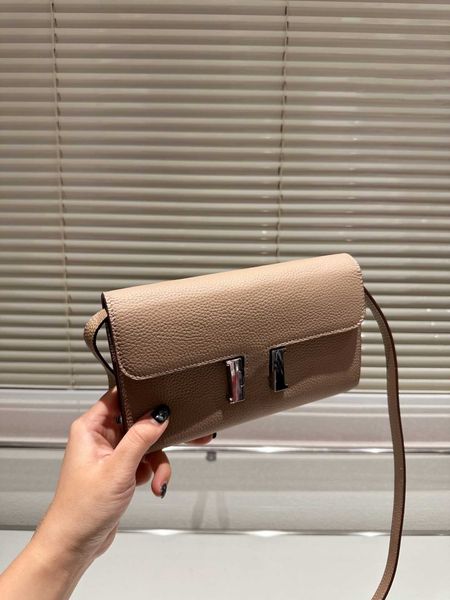 luxury designer bags handbag fashion kangkang crossbody bagtote new fashion texture multifunctional portable envelope bag camera bags factor
luxury designer bags handbag fashion kangkang crossbody bagtote new fashion texture multifunctional portable envelope bag camera bags factor