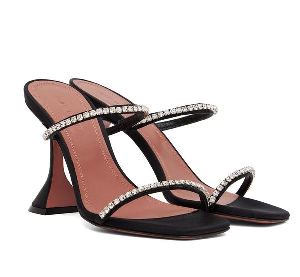 nice amina muaddi gilda sandals shoes women mules crystal-embellished leather mules martini heels party dress perfect lady walking, Black
nice amina muaddi gilda sandals shoes women mules crystal-embellished leather mules martini heels party dress perfect lady walking, Black