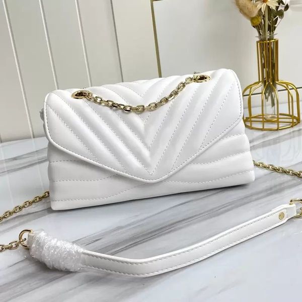 2023 embroidery handbag purse crossbody bags soft genuine leather chain shoulder bag classic metal letter inside zip pockets high quality, Black;red
2023 embroidery handbag purse crossbody bags soft genuine leather chain shoulder bag classic metal letter inside zip pockets high quality, Black;red