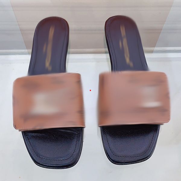 2023 fashion womens foam runner slipper fashion slides women slippers sandals shoes triple black white red resin bone desert sand lightweigh
2023 fashion womens foam runner slipper fashion slides women slippers sandals shoes triple black white red resin bone desert sand lightweigh