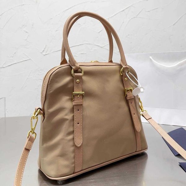 triangle nylon tote bag designer totes women designers handbag fashion classic letter large capacity shopping bags solid color shopping bag
triangle nylon tote bag designer totes women designers handbag fashion classic letter large capacity shopping bags solid color shopping bag
