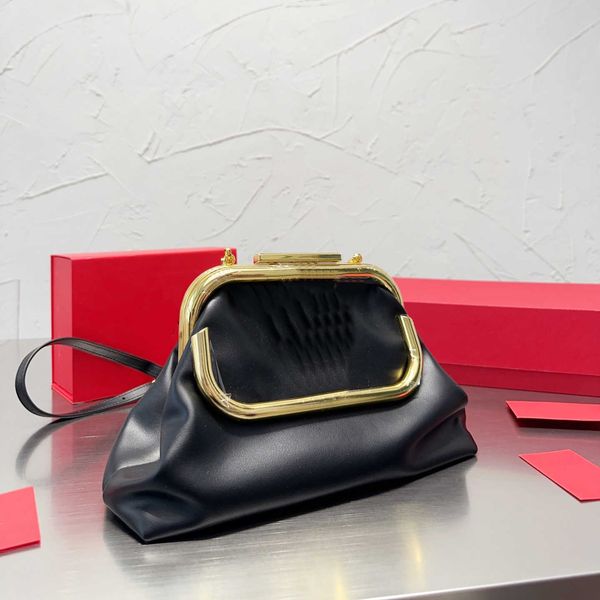 cloud clutch wallet bags women designer shoulder bag handbags crossbody bags leather clutch luxury crossbody bags female black purse 230615
cloud clutch wallet bags women designer shoulder bag handbags crossbody bags leather clutch luxury crossbody bags female black purse 230615