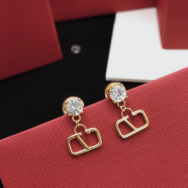 designer stud earring v logo brand charm pearl earing women fashion hoop jewelry luxury metal earring jeweler women's gifts xk0, Golden;silver
designer stud earring v logo brand charm pearl earing women fashion hoop jewelry luxury metal earring jeweler women's gifts xk0, Golden;silver