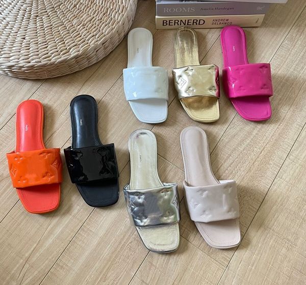 2023 new luxury designer women slippers buckle design jelly style casual women flat sandals external wear summer sandy beach women slides l, Black
2023 new luxury designer women slippers buckle design jelly style casual women flat sandals external wear summer sandy beach women slides l, Black