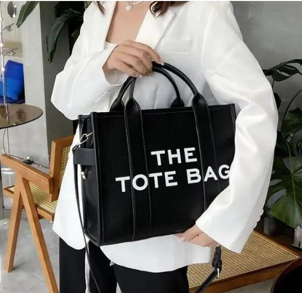 2023famous designer bags the tote bag fashion luxury women crossbody purse multi pochette handbags pu leather purses shoulder casual square
2023famous designer bags the tote bag fashion luxury women crossbody purse multi pochette handbags pu leather purses shoulder casual square