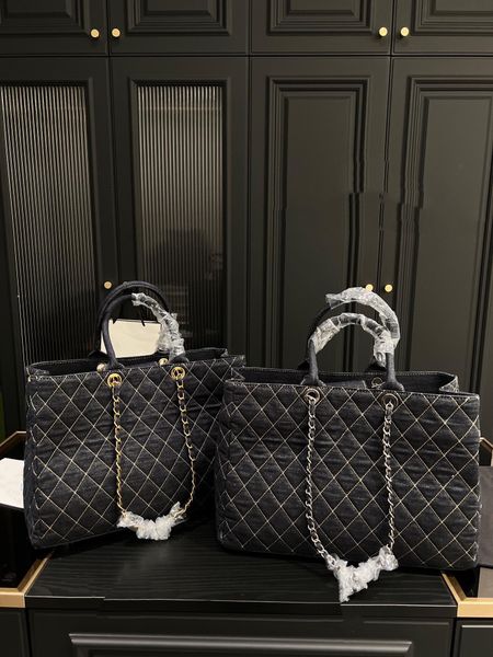 fashion tote cc bag denim bag women's large capacity handbag quilted diamond checkered cc logo classic chain handle buckle opening desi
fashion tote cc bag denim bag women's large capacity handbag quilted diamond checkered cc logo classic chain handle buckle opening desi