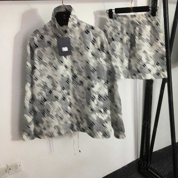 23ss womens designer clothing casual suit women pants sets logo alphabet print stand-up collar long sleeve zipper coat casual shorts set wom, White
23ss womens designer clothing casual suit women pants sets logo alphabet print stand-up collar long sleeve zipper coat casual shorts set wom, White