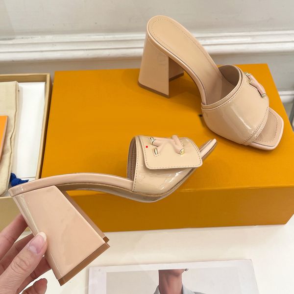 2023 fashion womens summer slipper slides ladies slippers brand designer sandals flat heel fashion versatile leather casual comfort flip flo, Black
2023 fashion womens summer slipper slides ladies slippers brand designer sandals flat heel fashion versatile leather casual comfort flip flo, Black