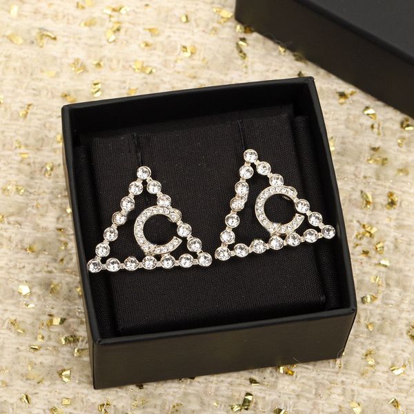 2023 luxury quality charm trangle shape stud earring with diamond in 18k gold plated have box stamp ps7011b, Golden
2023 luxury quality charm trangle shape stud earring with diamond in 18k gold plated have box stamp ps7011b, Golden