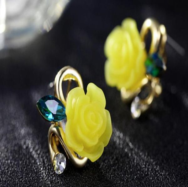 beauty earrings alloy rose flower stud earrings with crystal cute resin flower ear stud jewelry women girls wedding party5074559, Golden;silver
beauty earrings alloy rose flower stud earrings with crystal cute resin flower ear stud jewelry women girls wedding party5074559, Golden;silver