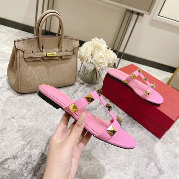 2023 classic slippers slide brand designers valentinosity fashion leisure sandal women slippers summer flip flops h1061, Black
2023 classic slippers slide brand designers valentinosity fashion leisure sandal women slippers summer flip flops h1061, Black