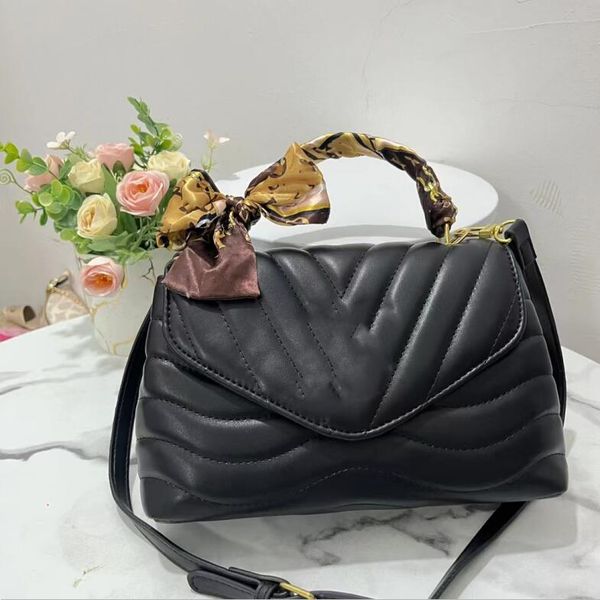hold me m21720 new wave chaln bag designers shoulder bag leather handbags luxury women tote brand classic flower purses crossbody evening ba
hold me m21720 new wave chaln bag designers shoulder bag leather handbags luxury women tote brand classic flower purses crossbody evening ba