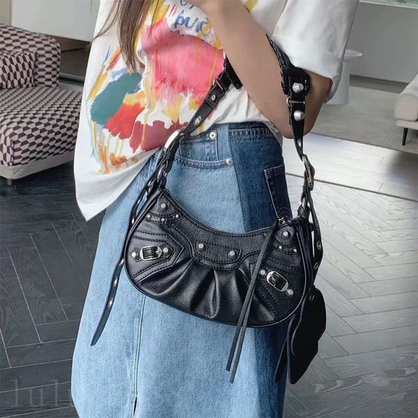 vintage handbag designer bags le cagole leathers half moons solid color purse alloy circles gloss shoulder gift city crossbody bags ladies s
vintage handbag designer bags le cagole leathers half moons solid color purse alloy circles gloss shoulder gift city crossbody bags ladies s