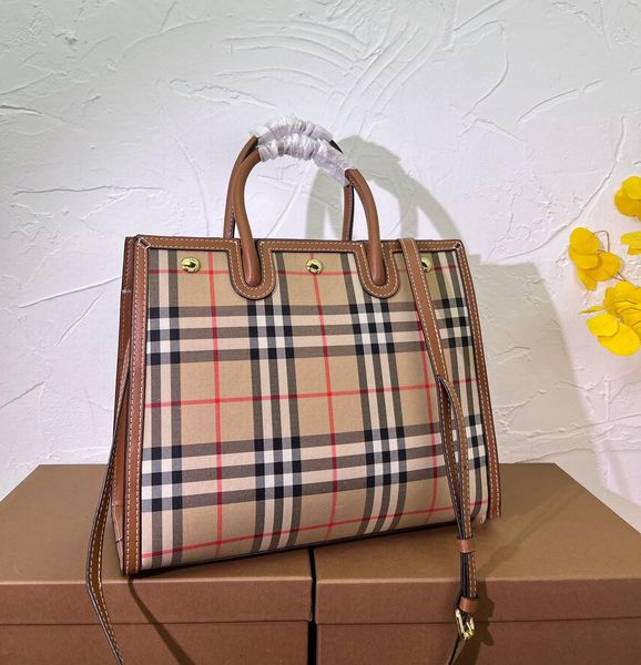 women's totes new designer large capacity shopping bag with classic shoulder straps
women's totes new designer large capacity shopping bag with classic shoulder straps