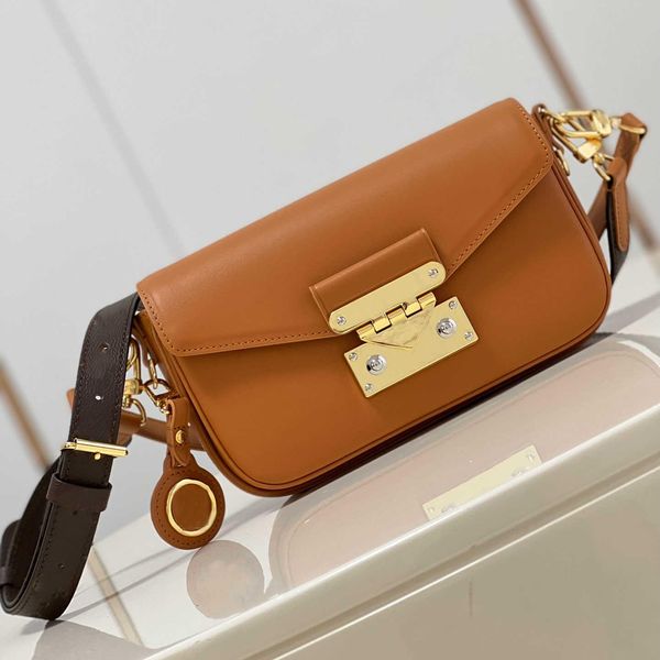 pochette lock swing bag designer womens leather shoulder bags fashion cross body curi handbags purse
pochette lock swing bag designer womens leather shoulder bags fashion cross body curi handbags purse