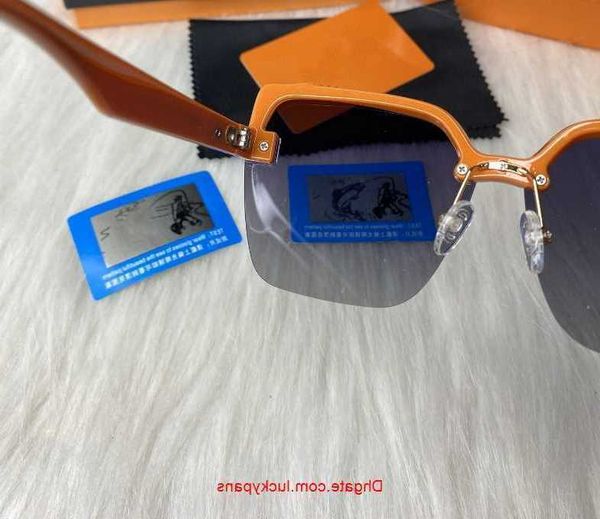 fashion couple luxurys designers sunglasses for women mens designer sun glasses outdoor drive holiday summer polarized woman sunglass box 80, White;black
fashion couple luxurys designers sunglasses for women mens designer sun glasses outdoor drive holiday summer polarized woman sunglass box 80, White;black