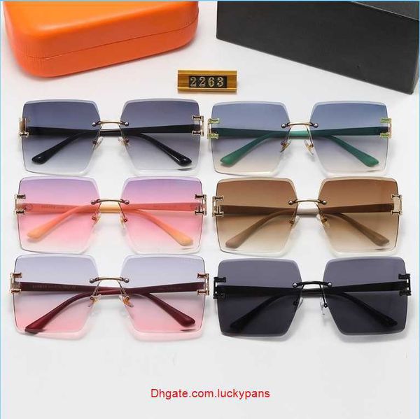 fashion couple luxurys designers sunglasses for women mens designer sun glasses outdoor drive holiday summer polarized woman sunglass box 22, White;black
fashion couple luxurys designers sunglasses for women mens designer sun glasses outdoor drive holiday summer polarized woman sunglass box 22, White;black