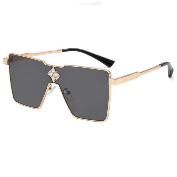 advanced large frame conjoined women's men's sunglasses with fashionable designer diamond inlay trendy sunglasses, White;black
advanced large frame conjoined women's men's sunglasses with fashionable designer diamond inlay trendy sunglasses, White;black
