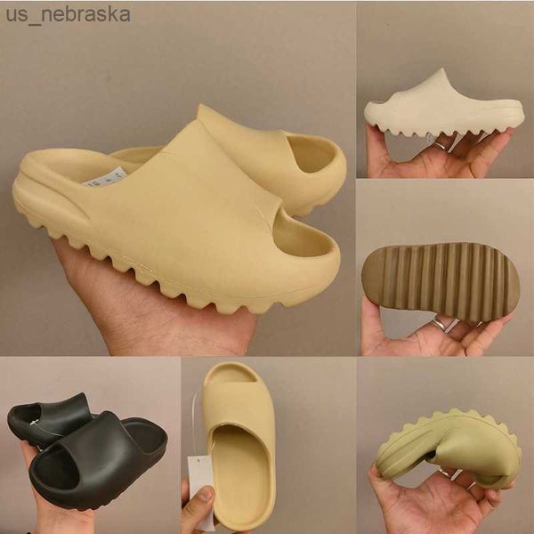 kids shoes happy feet slippers children slides foam slippers boy gril beach sandals shoe toddler christmas runner black white green summer, Black;grey
kids shoes happy feet slippers children slides foam slippers boy gril beach sandals shoe toddler christmas runner black white green summer, Black;grey
