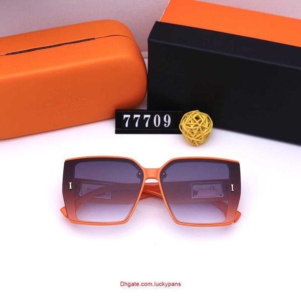 fashion couple luxurys designers sunglasses for women mens designer sun glasses outdoor drive holiday summer polarized woman sunglass box 21, White;black
fashion couple luxurys designers sunglasses for women mens designer sun glasses outdoor drive holiday summer polarized woman sunglass box 21, White;black