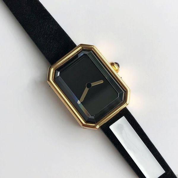 stylish women's watch, black gold small sugar cube, equipped with quartz movement, with velvet texture rubber strap, soft and comfortab, Slivery;golden
stylish women's watch, black gold small sugar cube, equipped with quartz movement, with velvet texture rubber strap, soft and comfortab, Slivery;golden