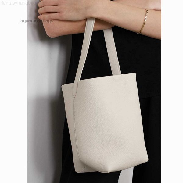 the row designer bags leather designer bags small bucket bag small layer lychee grain cowhide tote bag ins handbag femaleclassic tote bag th
the row designer bags leather designer bags small bucket bag small layer lychee grain cowhide tote bag ins handbag femaleclassic tote bag th