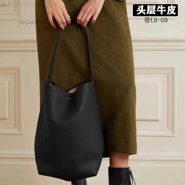 the row designers bags women luxurys tote crossbody leather bucket half moon bag crescent underarm shoulder purse umuc umuc
the row designers bags women luxurys tote crossbody leather bucket half moon bag crescent underarm shoulder purse umuc umuc