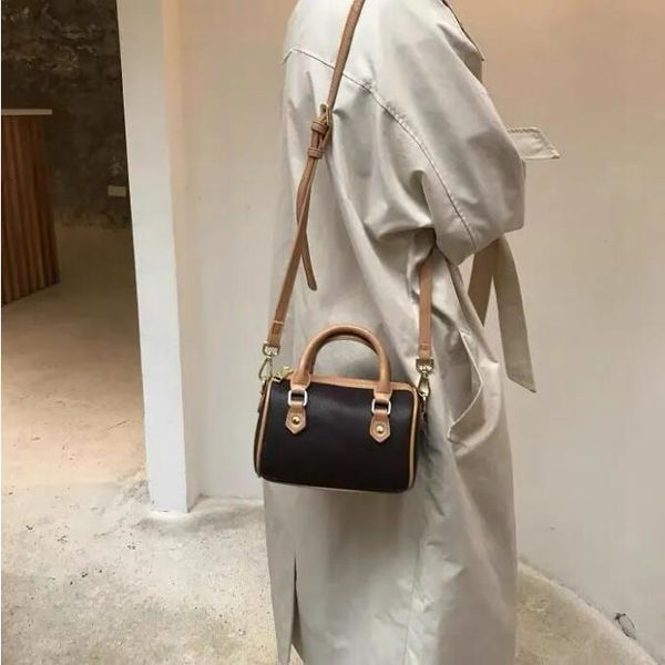 2023l/v designer boston pillow bag luxury handbag cross body bags nano speedy bag fashion women clutch ladies totebag messengerbags wallets
2023l/v designer boston pillow bag luxury handbag cross body bags nano speedy bag fashion women clutch ladies totebag messengerbags wallets