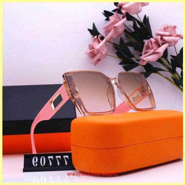 fashion designers sunglasses for women mens couple luxurys designer sun glasses outdoor drive holiday summer polarized woman sunglass box 20, White;black
fashion designers sunglasses for women mens couple luxurys designer sun glasses outdoor drive holiday summer polarized woman sunglass box 20, White;black