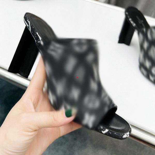 2023 fashion size 35-40 women's slippers summer outdoor fashion soft soles comfortable casual beach sandals -367, Black
2023 fashion size 35-40 women's slippers summer outdoor fashion soft soles comfortable casual beach sandals -367, Black